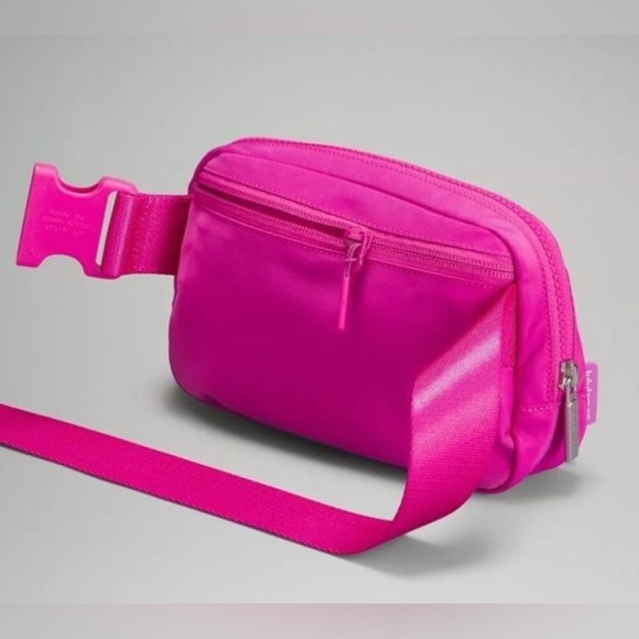 NWT Lululemon Everywhere Belt Bag Sonic Pink Color - Picture 3 of 9